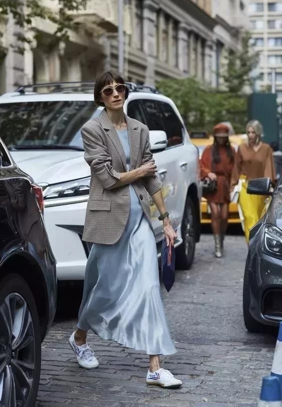 今年秋天的“格紋西裝”很好看,高階又時髦,三個方法搭配好 今年秋天的“格紋西裝”很好看,高階又時髦,三個方法搭配好