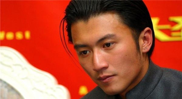 謝霆鋒愛過的6個女人,都是“姐姐輩”,最大大他8歲,最小3個月 謝霆鋒愛過的6個女人,都是“姐姐輩”,最大大他8歲,最小3個月