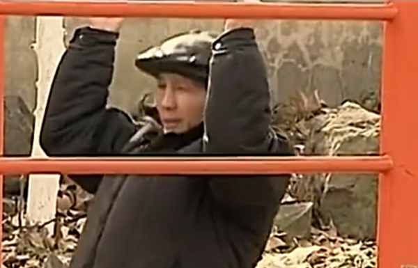 男子體檢B超照不到內臟，醫生仔細檢查發現不妙，馬上勸男子轉院