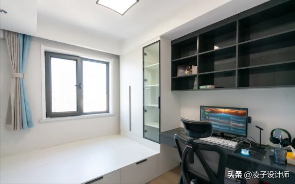 95㎡陽光暖居，入戶以亞克力透明管做隔斷，效果喜人