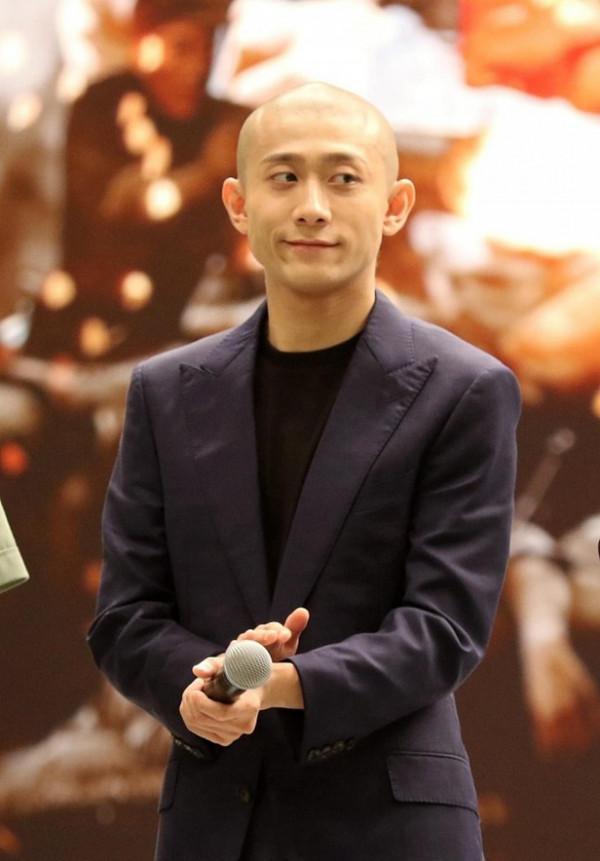 布魯斯患失語症退出演藝圈，盤點疾病纏身的明星，他已經立好遺囑