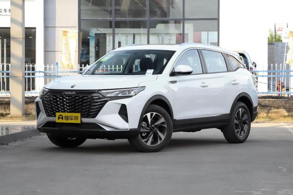 東風風神AX7，價格實在，5座佈局，配1.5T發動機，適合年輕人