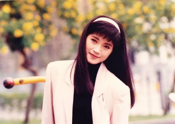 方季惟《愛情的故事》,人生苦樂參半,傻人有傻福? 方季惟《愛情的故事》,人生苦樂參半,傻人有傻福?