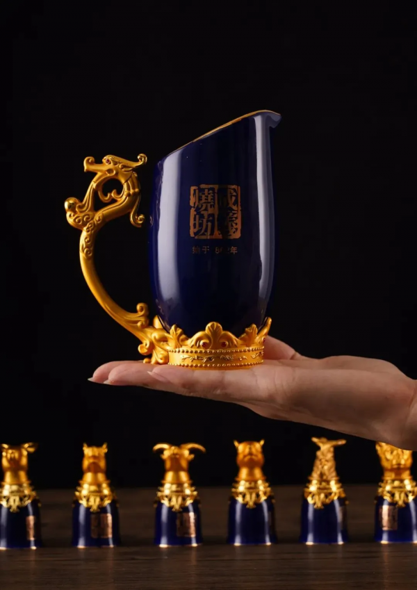 小知識 | 喝白酒用什麼酒具最好? 小知識 | 喝白酒用什麼酒具最好?