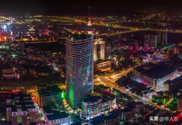 “手術室裡全是錢”，康華醫院背後的東莞首富家族