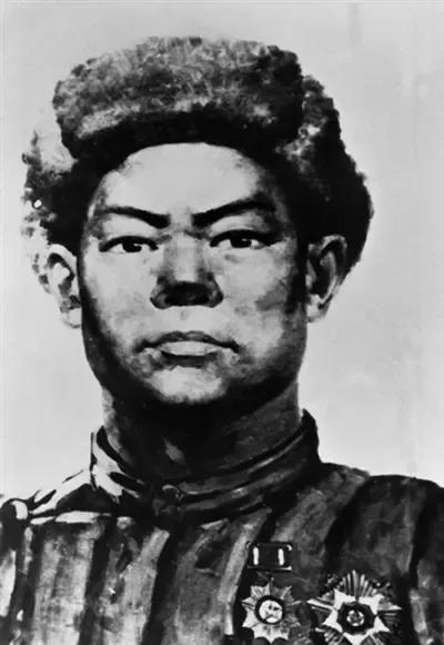 “一級戰鬥英雄”復員回家，卻不知道金日成秦基偉已經找了他33年