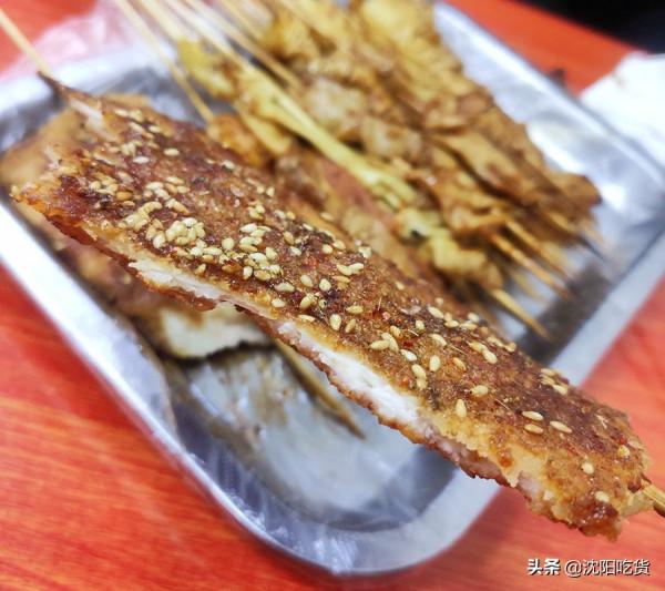 5元20串烤串，所有素串可以拼，雞排也是碳烤的