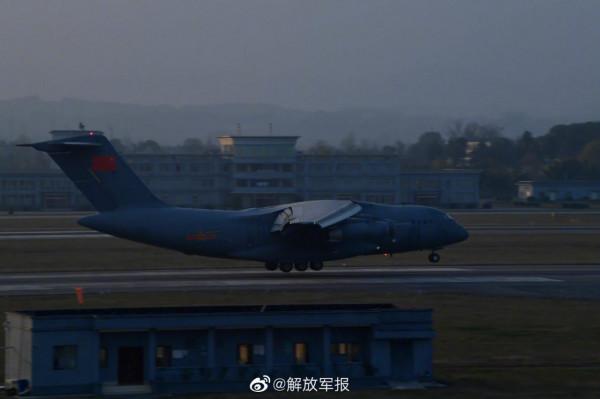 新年開訓！運-20起飛