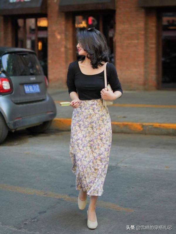 四十歲女人穿裙子，要牢記“2穿2不穿”，優雅得體又減齡，真好看