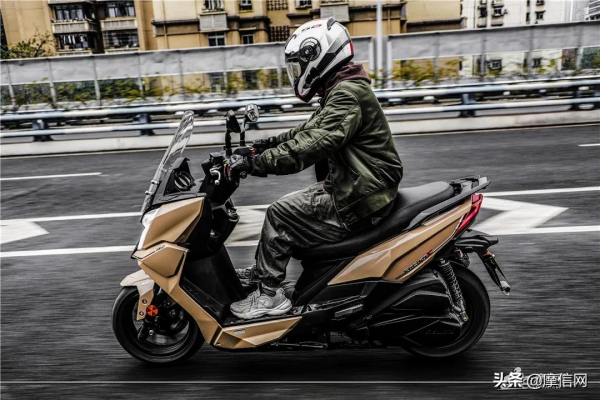 高顏帶感又好用——光陽Racing X150測評 高顏帶感又好用——光陽Racing X150測評