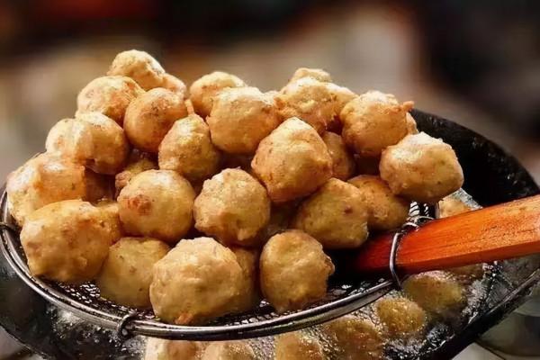 炸丸子時，切記不要加麵粉和澱粉！教你正確做法，外酥裡嫩不吸油