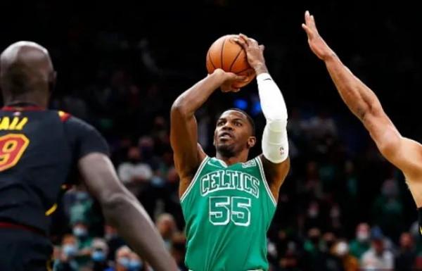 40歲“單打喬”首秀2分、布朗34+6;加蘭28+6,樂福18+12騎士輸球 40歲“單打喬”首秀2分、布朗34+6;加蘭28+6,樂福18+12騎士輸球