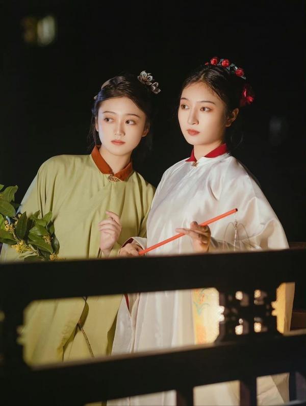 詩話中秋，月到中秋分外明