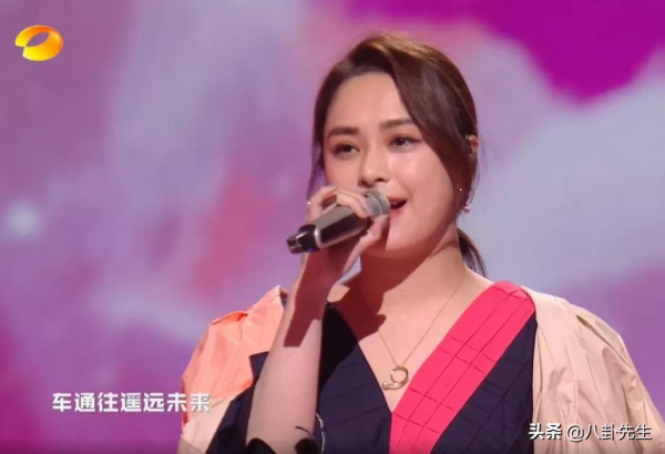 芒果跨年暴露明星真容：楊紫宋茜蘋果肌搶鏡，王源王一博臉圓發福