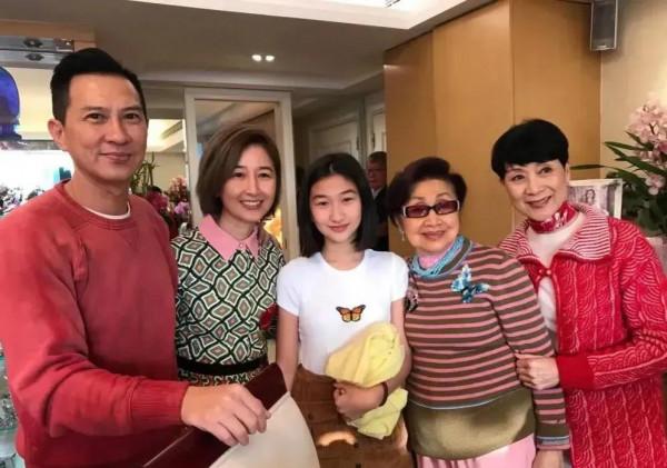 娛樂圈的好男人 其實一抓一大把 還是要對愛情和婚姻滿懷信心的~ ​​​