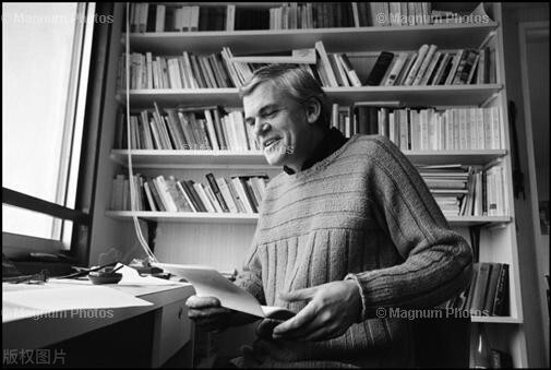 10分鐘讀完《生命不能承受之輕》：最容易遺漏的，是沒期待的平靜