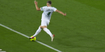 1分鐘內丟2球!10項關鍵資料為0的德容不背鍋 巴薩的內鬼是中衛 1分鐘內丟2球!10項關鍵資料為0的德容不背鍋 巴薩的內鬼是中衛