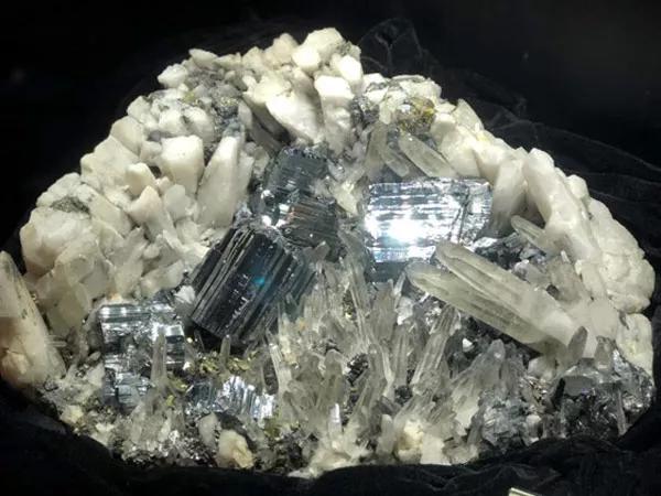 產自中國地下的那些寶石