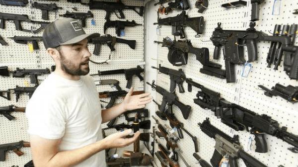 美國土豪軍迷自建大型軍火庫 戰鬥力可匹敵正規軍 美國土豪軍迷自建大型軍火庫 戰鬥力可匹敵正規軍