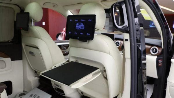 商務車領域的“引領者”——邁巴赫VS680