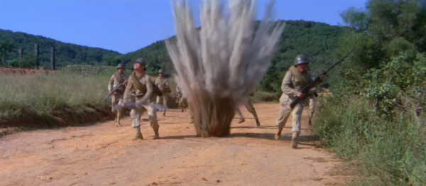 7名戰士血戰2000日軍，300倍實力懸殊，堅守陣地五天五夜！戰爭片