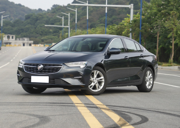 好開又便宜！別克君威從18.88萬降至15.28萬起，入門配9AT