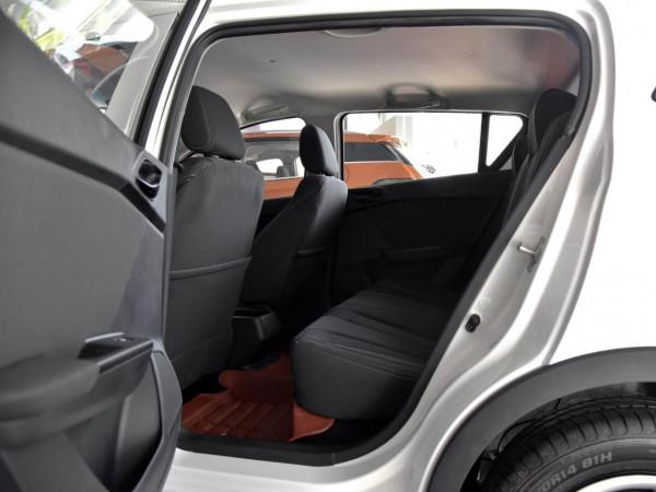 四萬出頭的代步車，加油方便而且省錢，實拍寶駿310