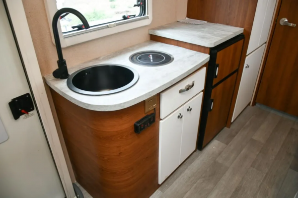 就愛這滿滿的美式風格 世拓房車沃德佳W650 就愛這滿滿的美式風格 世拓房車沃德佳W650