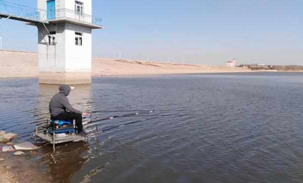 很快就要入冬，冬季刮什麼風更有利於垂釣？