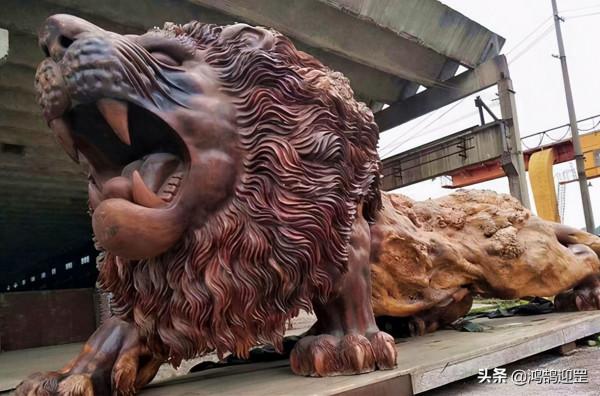 男子雕出15米&OpenCurlyDoubleQuote;東方雄獅&rdquo;，300萬元拒賣，如今閒置無人問津