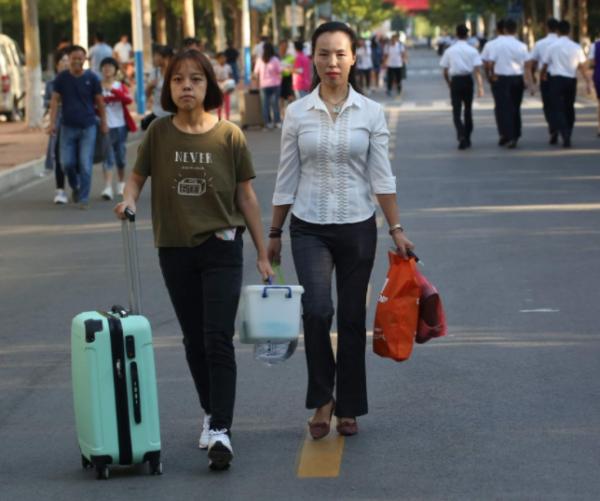 開學才不久,海南女生從山東大學退學,00後的任性叫人不理解 開學才不久,海南女生從山東大學退學,00後的任性叫人不理解