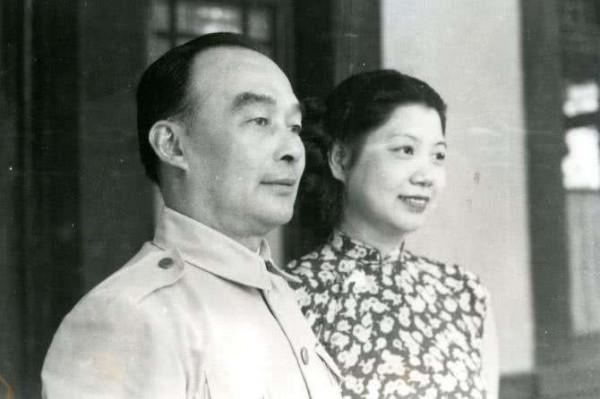 她是軍統唯一女將軍,破譯日軍偷襲珍珠港,長相貌美孫女是名模 她是軍統唯一女將軍,破譯日軍偷襲珍珠港,長相貌美孫女是名模