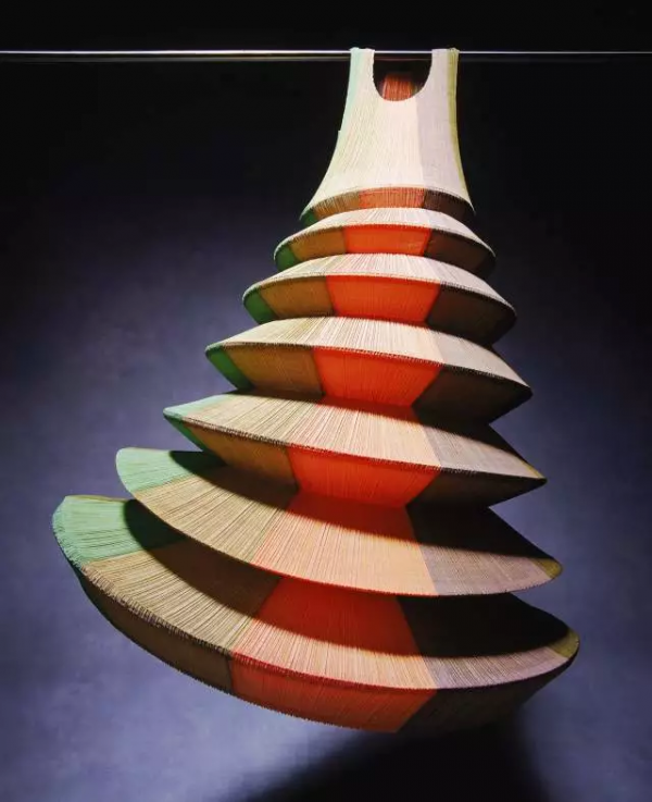 三宅一生｜他鐘愛褶皺，輪廓，解構，將時尚變成藝術