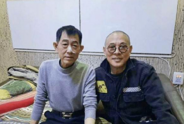 李連杰大火後，請大哥做助理年薪120萬，為啥二哥還在農村種地？