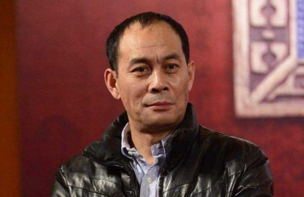 6位娛圈明星夫妻，從校服到婚紗，個個娶初戀，在一起最長40年