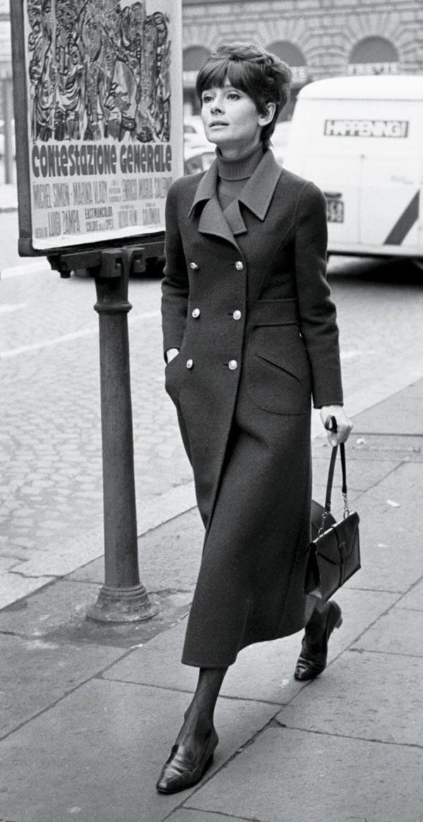 赫本和格蕾絲·凱利造型全方位對比:從銀幕穿搭到私服,你pick誰 赫本和格蕾絲·凱利造型全方位對比:從銀幕穿搭到私服,你pick誰