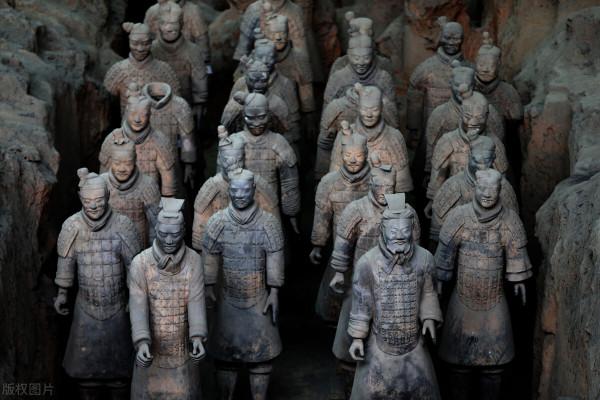 當年秦始皇的十二金人，現如今去向何處，為你揭開這千古謎團
