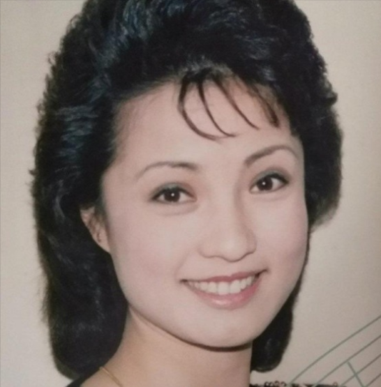 朱玲玲：一婚嫁豪門霍家，50歲二婚再嫁富豪，3個兒子是她的底氣