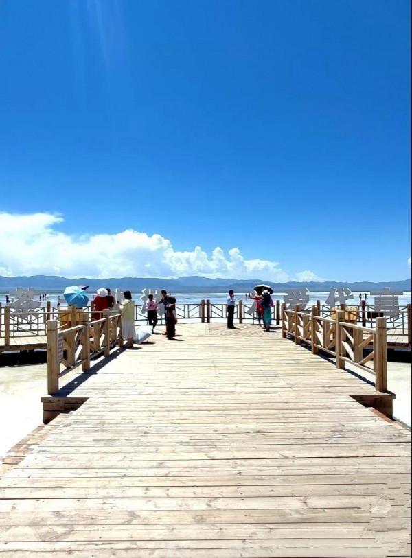 中國的天空之鏡，人一生要去的55個地方之一一茶卡鹽湖