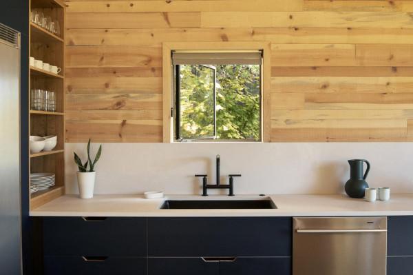 美國鄉村別墅改造：木結構貫穿內外，重新譜寫家庭住宅的序章