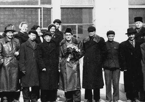 1954年，中國空軍誤擊英國客機讓美國出動雙航母施壓，後來怎麼樣