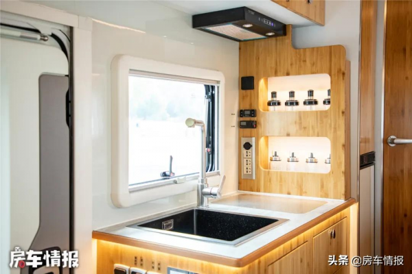 4座4臥的阿娜亞房車,帶12度電和350L水,還用竹子做傢俱真牛 4座4臥的阿娜亞房車,帶12度電和350L水,還用竹子做傢俱真牛