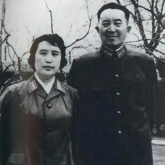 1976年周總理去世,羅瑞卿在追悼會上大哭:我不該在您臨終前騙您 1976年周總理去世,羅瑞卿在追悼會上大哭:我不該在您臨終前騙您