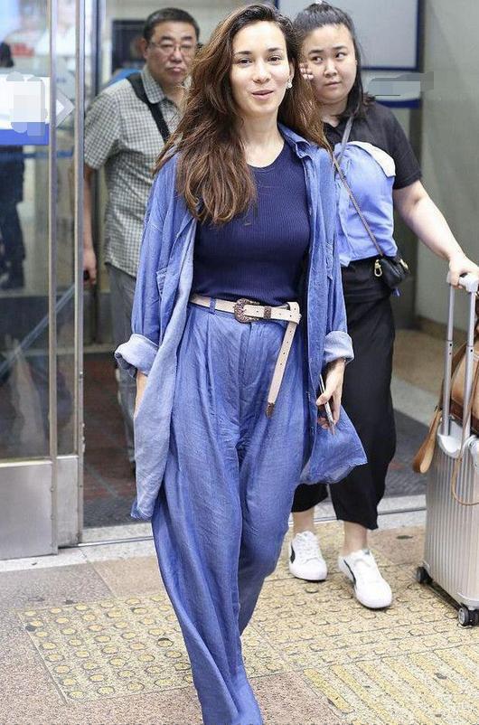 盧靖姍素顏無懼皺紋,打扮隨性自然卻女人味十足,韓庚有福了 盧靖姍素顏無懼皺紋,打扮隨性自然卻女人味十足,韓庚有福了