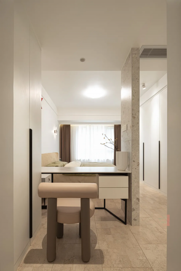 120㎡三居室，圓形孔洞、拱門造型、無主燈，這個家處處是亮點