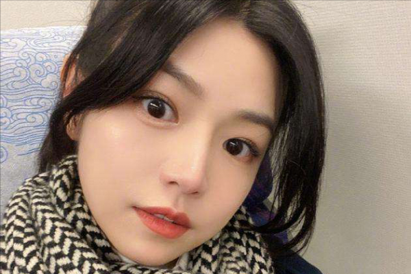 陳妍希曬全家福為兒子慶生,一家三口分外美好,可惜濾鏡開太過 陳妍希曬全家福為兒子慶生,一家三口分外美好,可惜濾鏡開太過