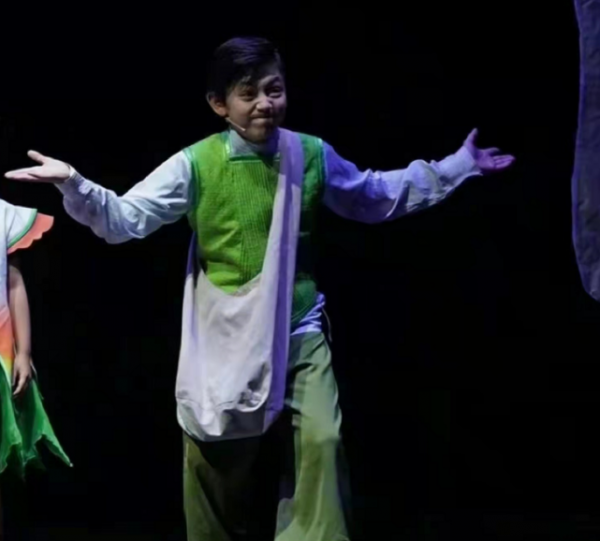 劉燁女兒才10歲就這麼美！曬慶生照顏值逆襲終於像媽，混血臉太絕