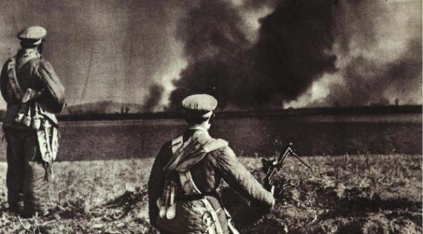 東北邊防軍，下轄四個軍，三個炮兵師，都是由誰擔任軍長，師長