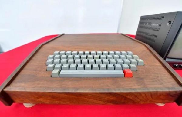 價效比最低～蘋果初代電腦250萬元賣出