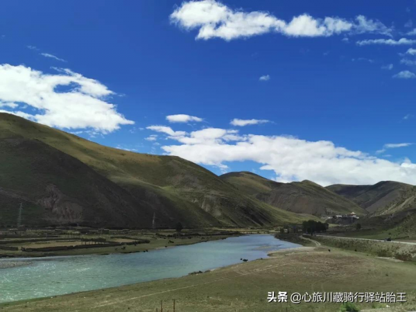 騎行川藏線也有平平無奇的風景，抵達“72拐”腳下--邦達鎮